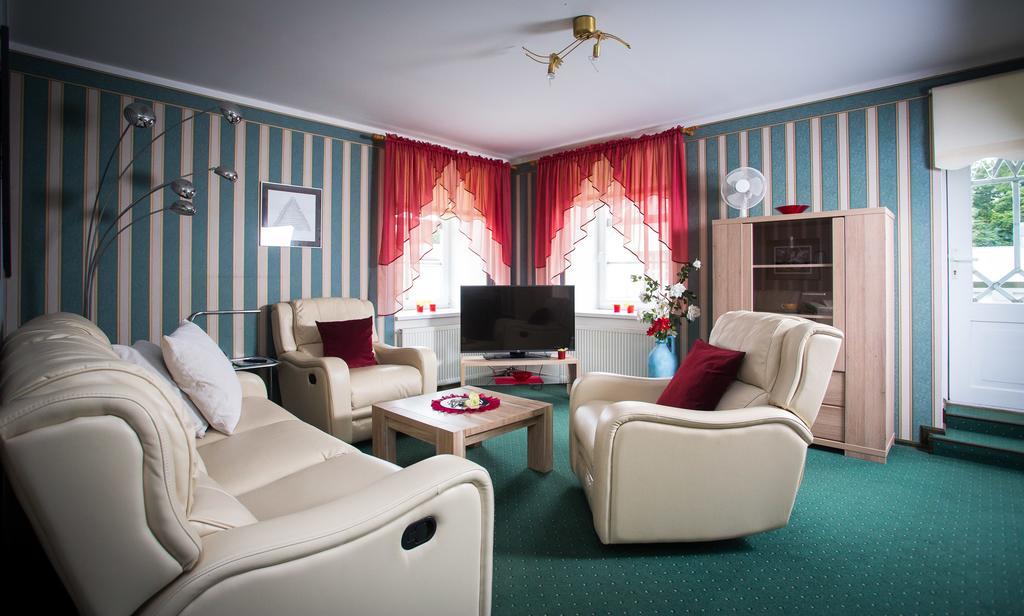 Katariina Guesthouse Rakvere Extérieur photo